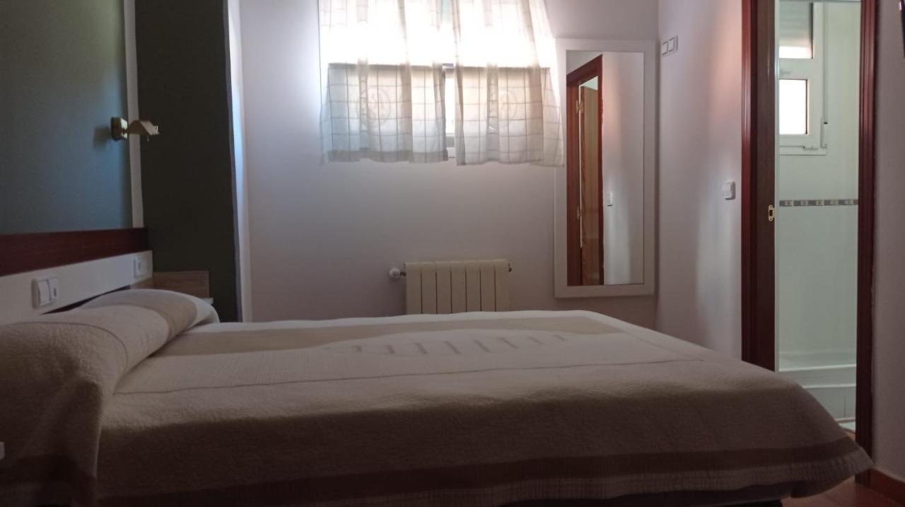 Alojamiento Numancia Pensión Burgo Exterior foto